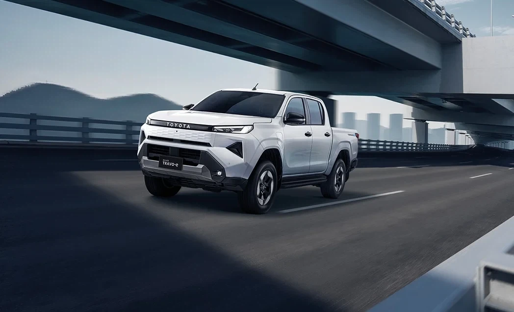 Toyota presenta il nuovo Hilux con opzione BEV